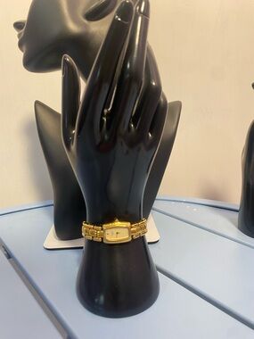 Vintage Pulsar Quartz Women’s Gold Tone Bracelet Watch Rectangular Dial Japan